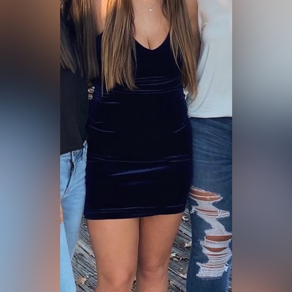 navy blue velvet homecoming dress
